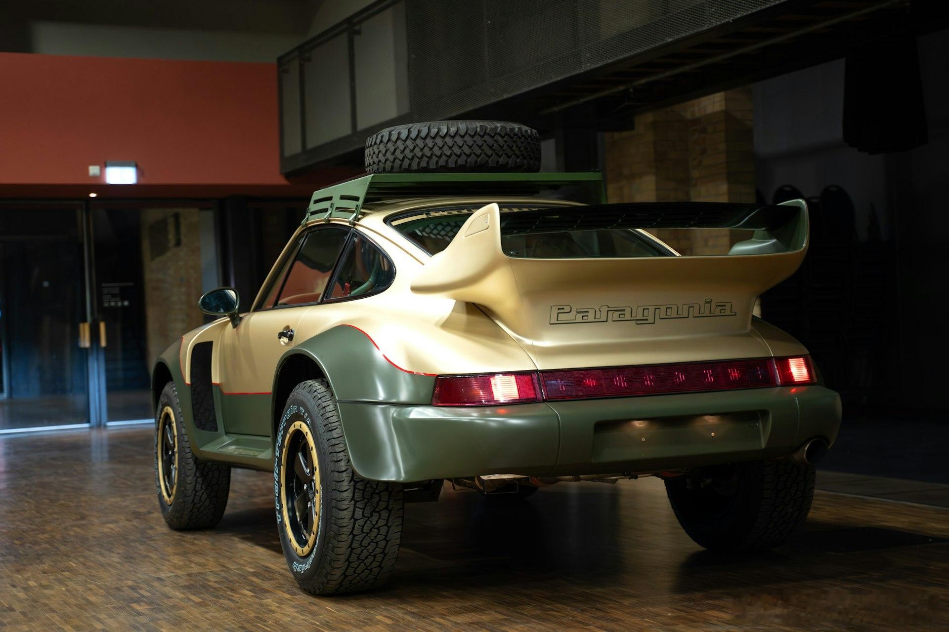 #大V聊车#这辆车的名字叫Patagonia4x4，是在一辆1992年款964代保时捷911Carr