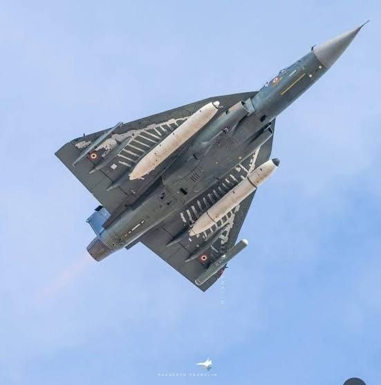 印巴空军电子战吊舱对比现代空战中，电子战（EW）系统已成为战斗机生存能力的重要