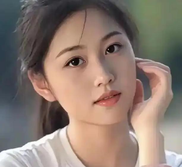 所有男人要记住，不管多大年纪，找女人，别光看长相和身材，那些东西看久了就腻了。不