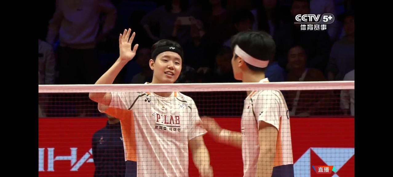 羽毛球现在是全面被韩国压制了！今年羽毛球年终总决赛，五个单项里面，韩国包揽了男双