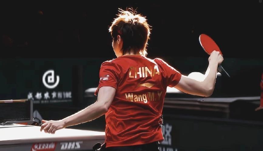 黑龙江体育局继续挂对王曼昱祝贺横幅！继“祝贺王曼昱蝉联第十五届全国运动会女子单