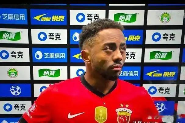 上港官方说了，外援加布里埃尔是右膝髌骨肌腱断裂，马上要手术。最理想的情况也就是这