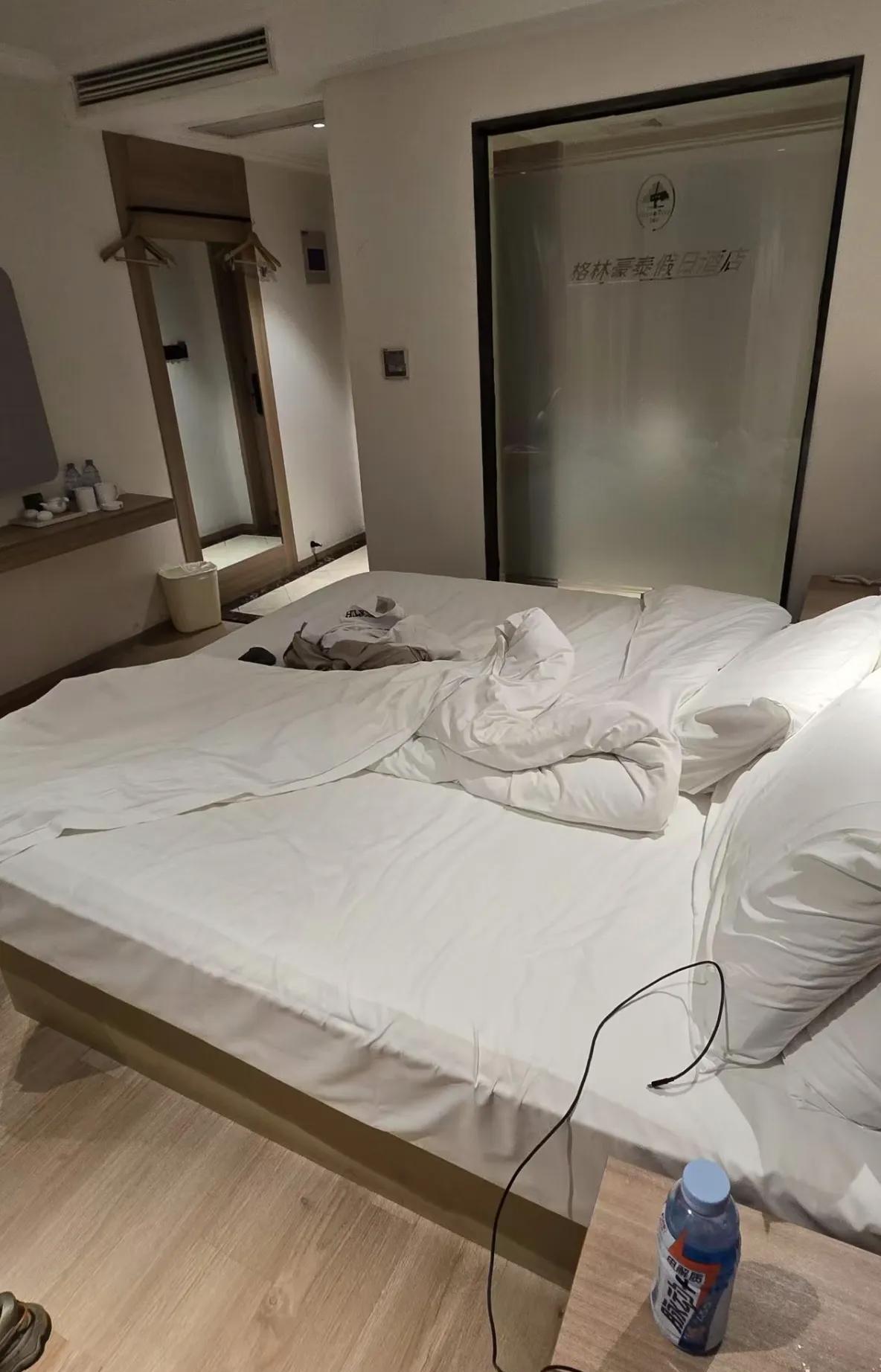 老公出差说他一个人住酒店，我不相信。