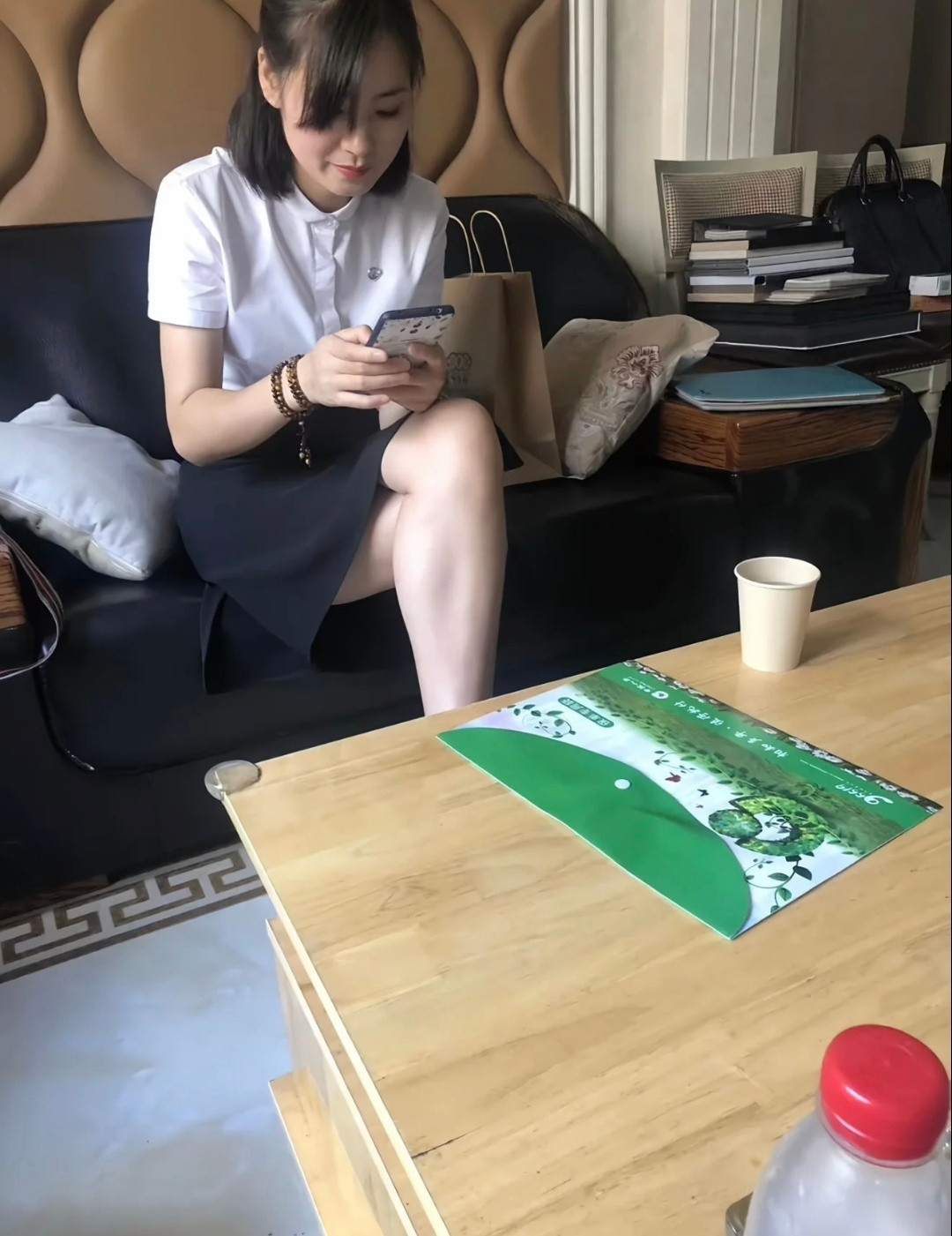 老师第一次上门家访，不得不说，现在的老师对小孩真的太关心了​​​