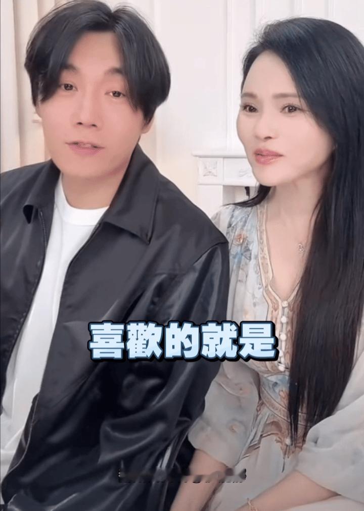 秦昊夸伊能静的🐻大，我为什么感受不到？伊能静一直以为秦昊痴迷她是因为内在，没