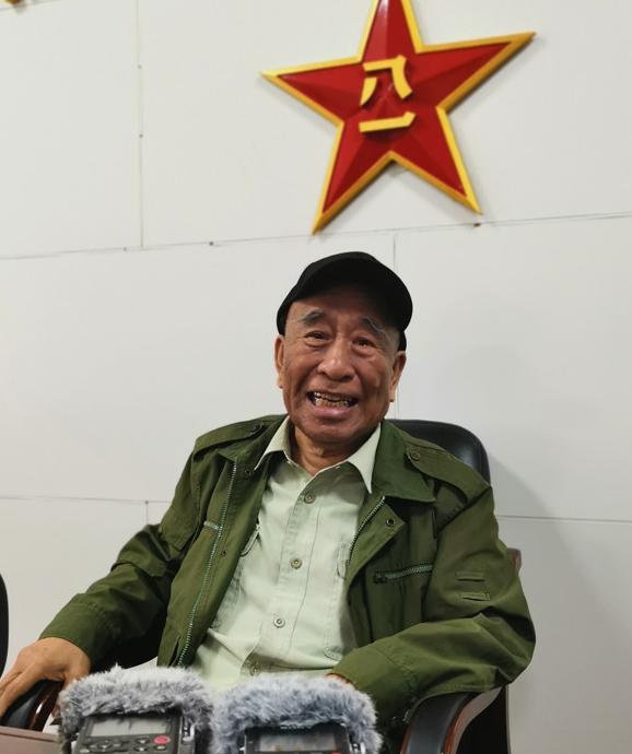 朝鲜战争中，7名弹尽粮绝的志愿军战士被200名英军包围！就在这千钧一发之际，年仅
