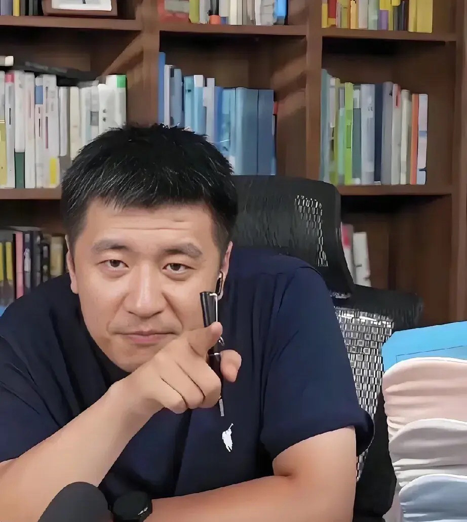 张雪峰经典又透彻的五个观点！一、社会就是一个大筛子。用学历，筛掉了不努