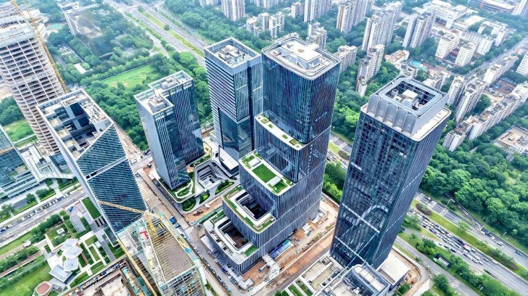 东莞市新地标来了！！耗时两年半的南城商贸金融大厦终于竣工！这座199.9米的