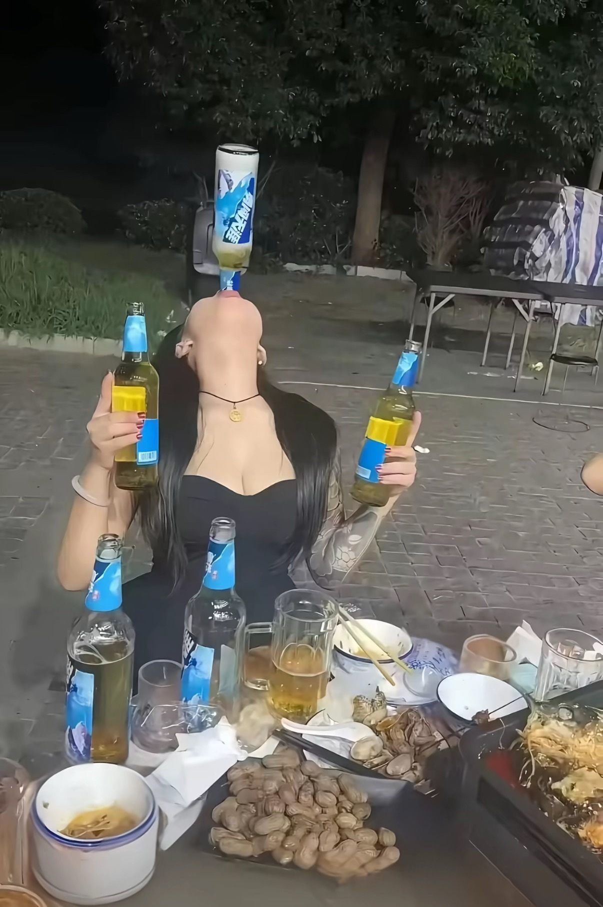以一敌三的酒量啊​​​