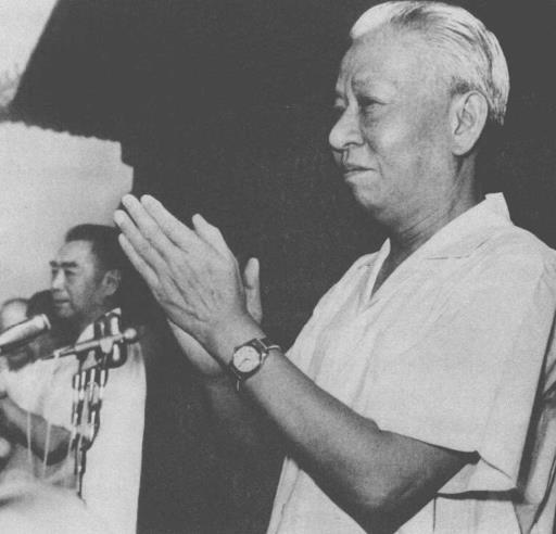 1966年7月22日，刘少奇出席首都各界人民支持越南人民抗美救国斗争大会