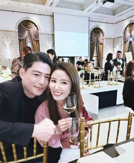 我有预感霍建华和林心如是最不可能离婚的明星夫妻。原因很简单一是霍建华很好哄