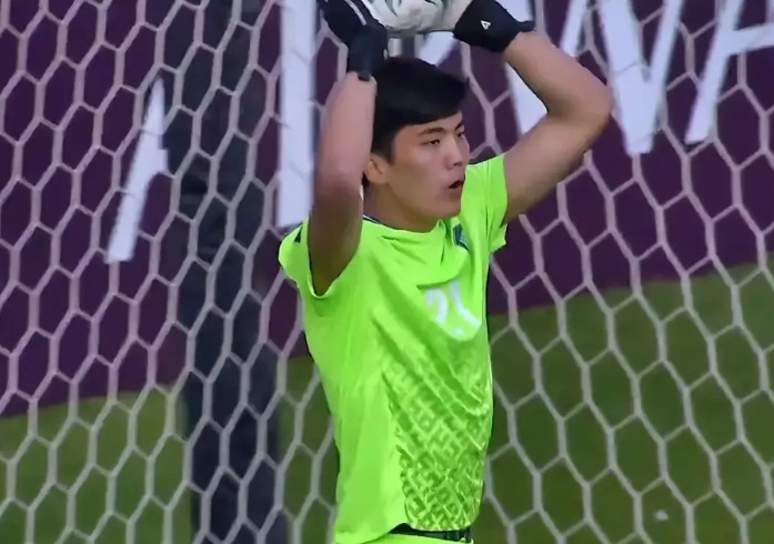 U23亚洲杯最尴尬的守门员非乌兹别克斯坦门将穆拉特巴耶夫莫属。面对中国队，在常