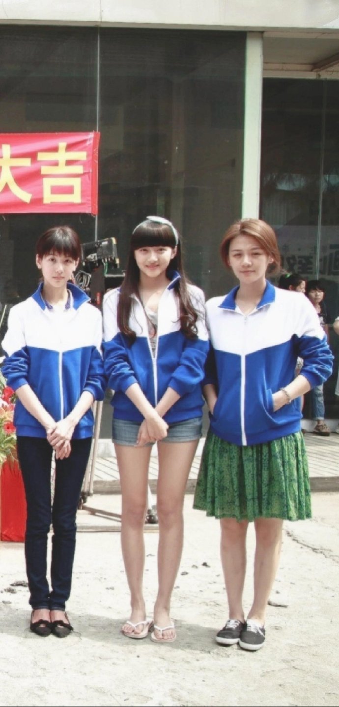 左耳开机时的陈都灵关晓彤马思纯，那时候还是青涩少女​​​