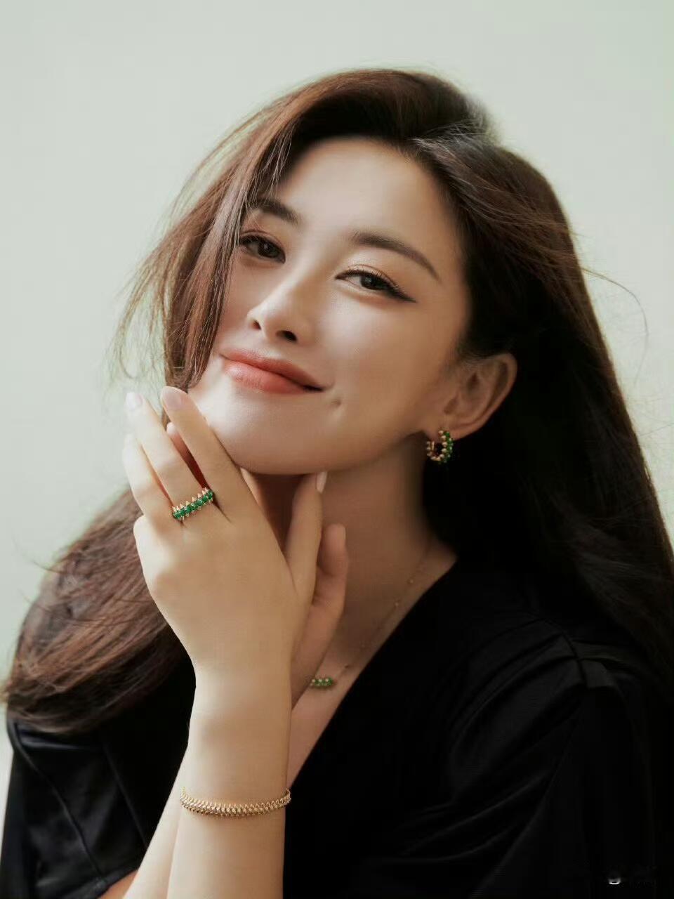 朱珠🖤女人味儿十足朱珠明星照朱珠明星照朱珠自拍朱珠走秀穿搭朱珠演技