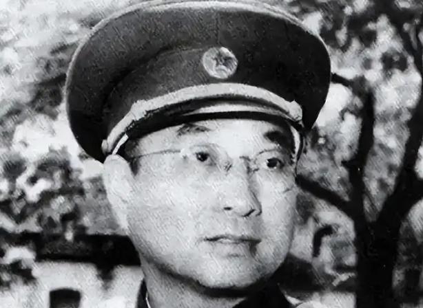 1961年，陈赓因病离世，在葬礼结束后，从未向组织提过要求的粟裕向中央表示，希望