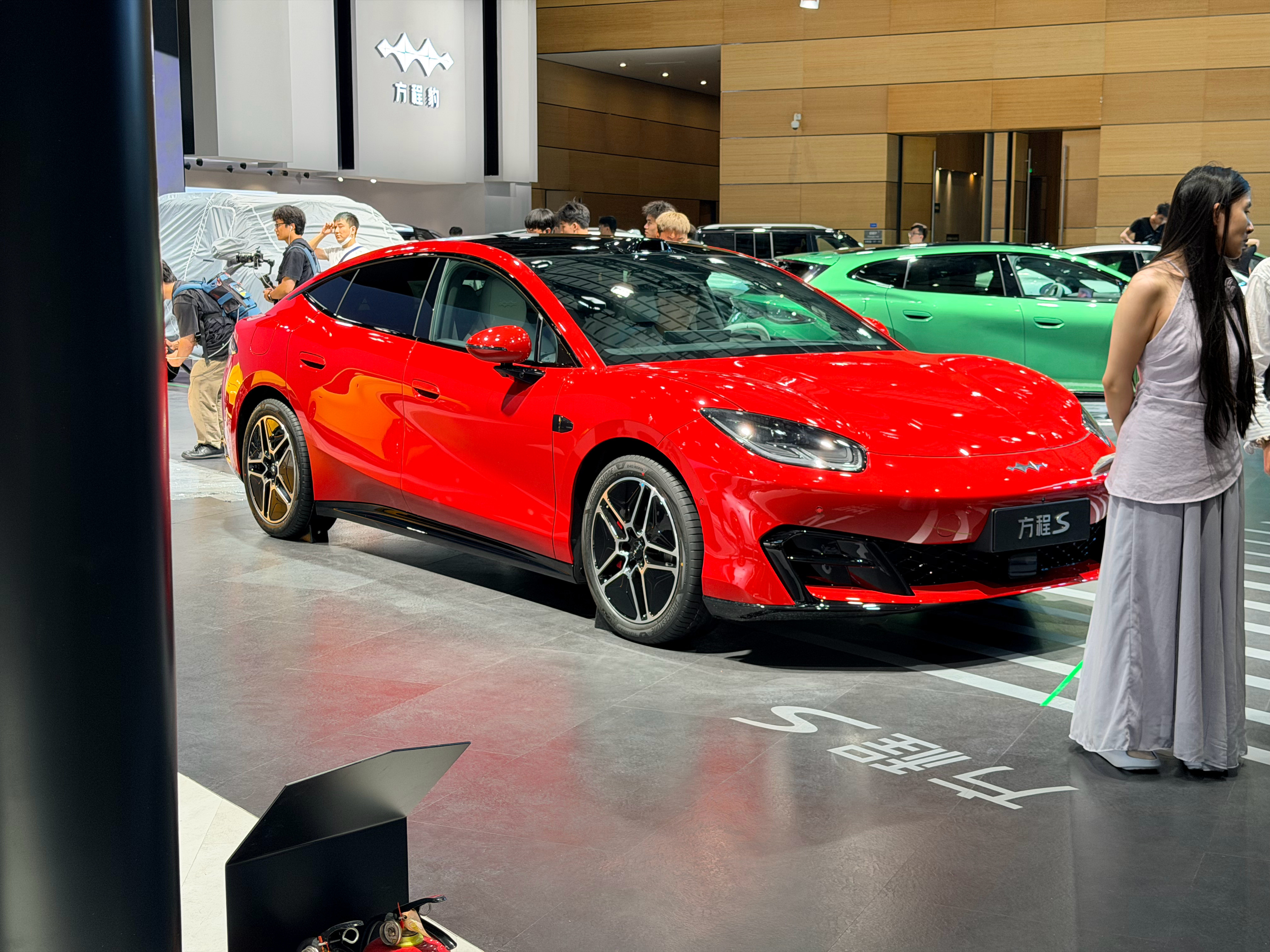 方程S好几个车漆颜色实拍2026成都车展新能源汽车﻿