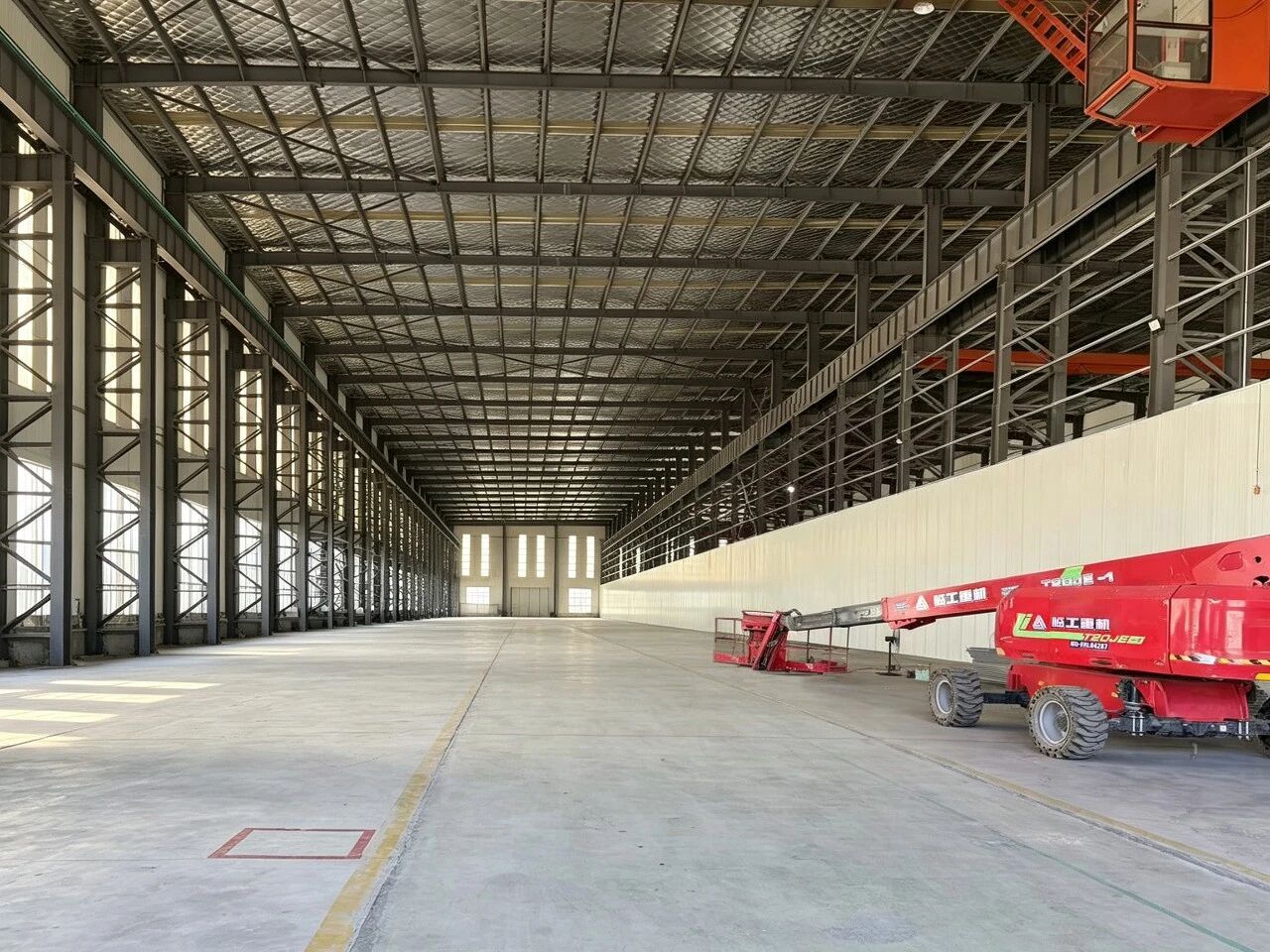【千亿航天与东方航天港正式签约共建液体火箭海上发射项目】今天，千亿航天（北京）