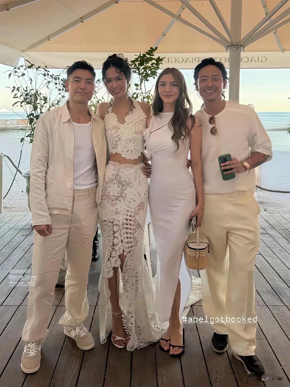 一份松弛感满满的婚礼观礼记录。吴千语这身真的太绝了，踩着人字拖，手拿1.9W的