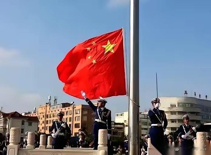 解放军的内部整顿，又来了一记“回马枪”。刚清完一批人，本以为是句号。结果扭过