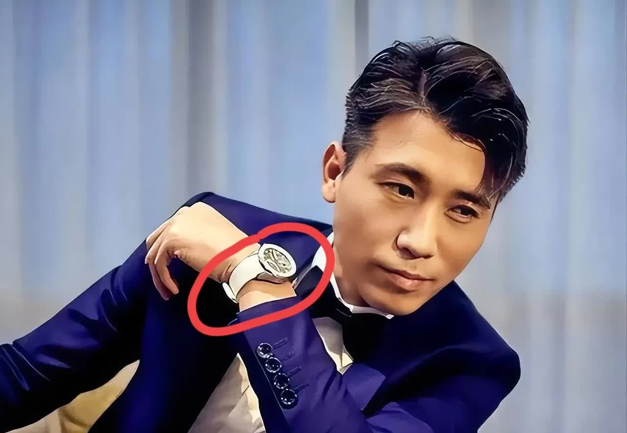 李乃文你这次可不得了！话剧谢幕霸榜热搜第一就算了低调了半辈子，居然用这种