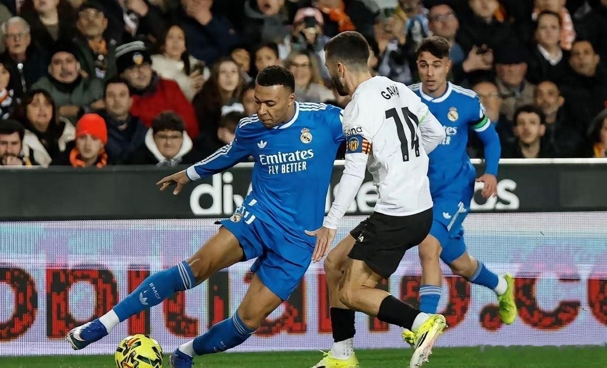 西甲赛场风云变幻，皇马击败瓦伦西亚，贝蒂斯力克马竞，三强格局重塑！皇马如今只剩西