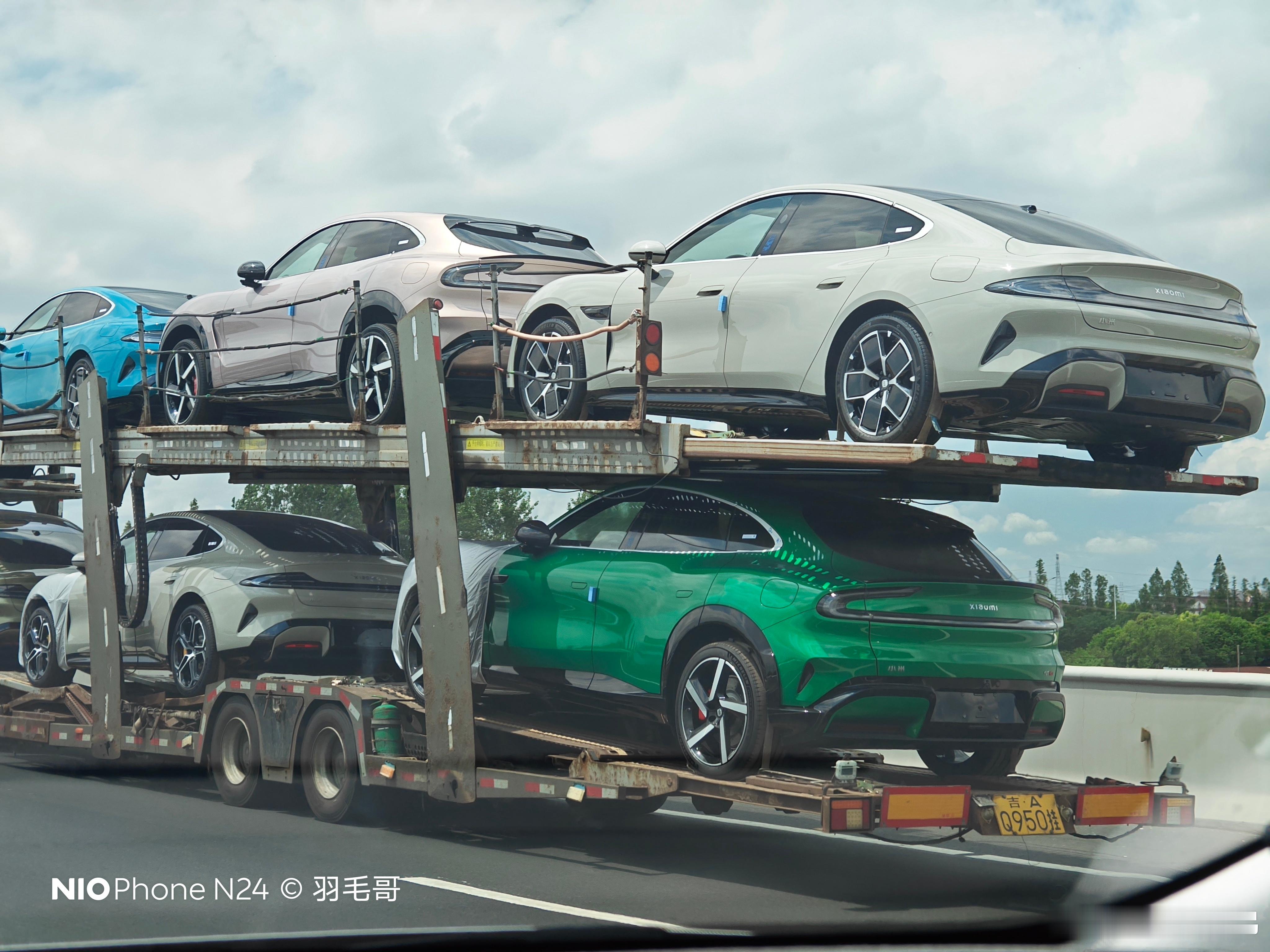 偶遇一车小米，颜色真丰富啊电动兄弟​​​