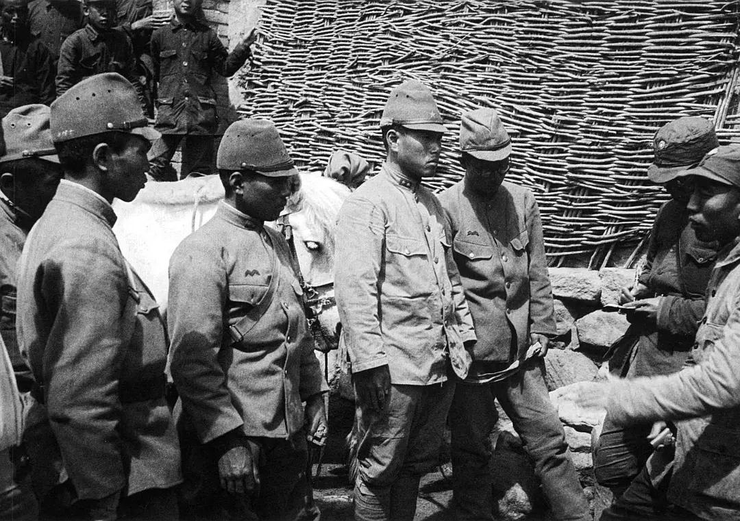 1939年5月，八路军120师359旅在五台山战斗中俘虏的鬼子，这是他们被遣返前