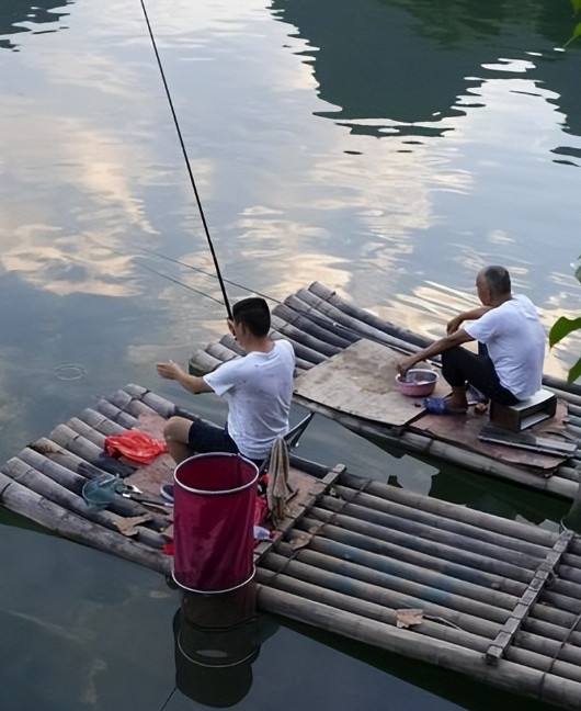 不知道你们发现没？凡事喜欢钓鱼的男人，他们都有一个共性：就是非常有耐心，
