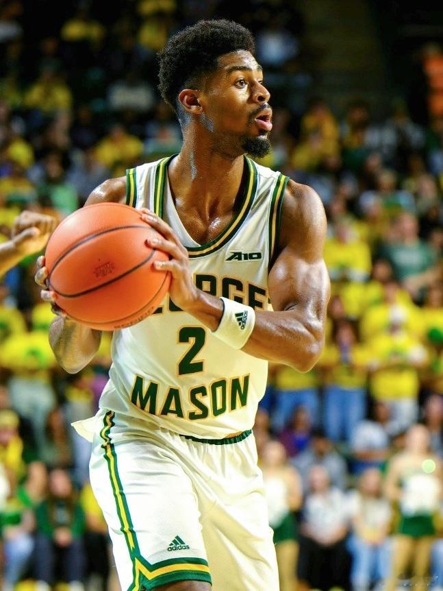 北京首钢小维克多·贝利已经到队，何时能出场要看手续的办理情况，每天关注注册名单