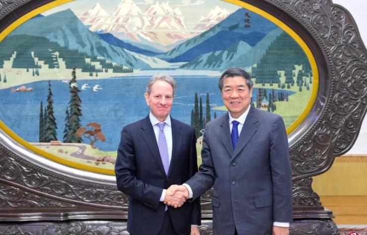 美国人不想脱钩了，但不想跪着谈，于是派出金融老狐狸试水深浅。1月12日，盖特纳低