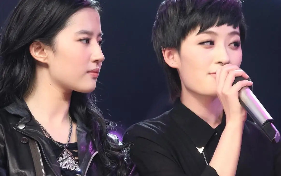 刘亦菲曾轶可内娱古早姬圈圣经我有点懵，这俩人不是好朋友吗？扒拉出来俩人的过往，