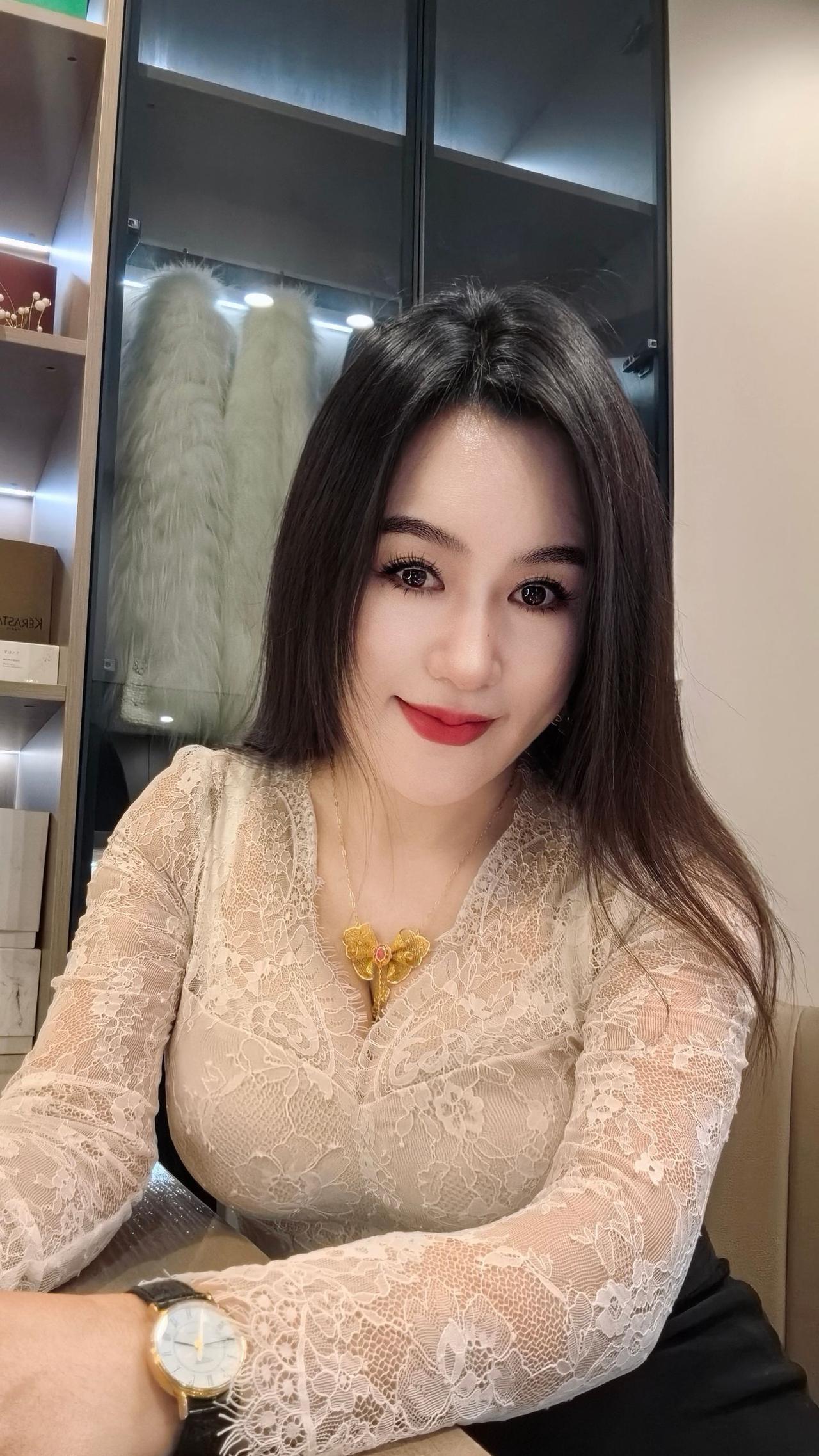 你永远不会知道，那个爱你爱得发疯的人最后变得安安静静，不再打扰你，他的内心到底经