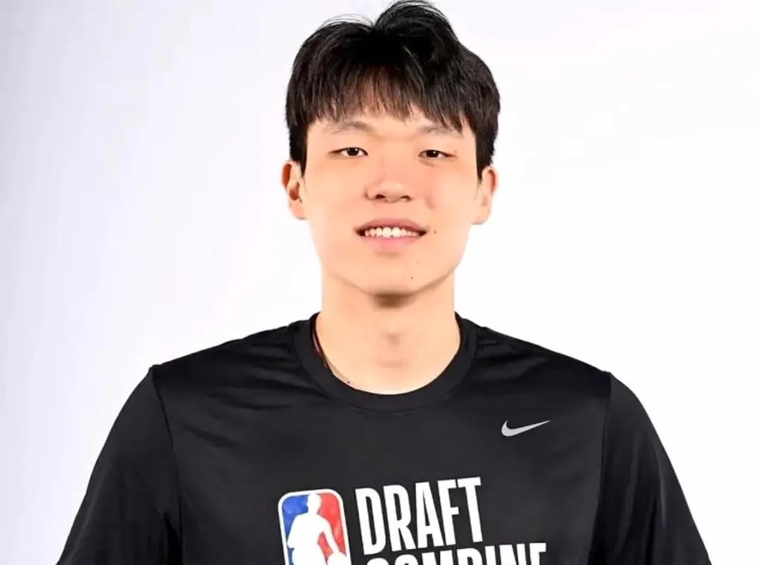 关于杨瀚森，没必要期望太高！国内现在篮球是个什么环境大家都懂吧，对于杨瀚森，所