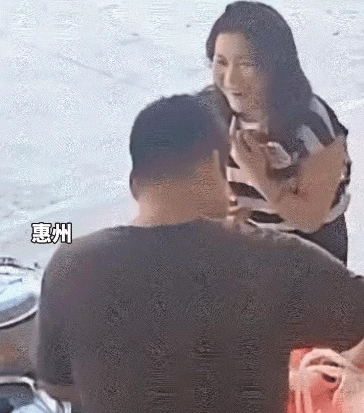 “好饭不怕晚！”男子偶遇16年前初恋女友事件，后续来了！俩人已见过家长，男子提重