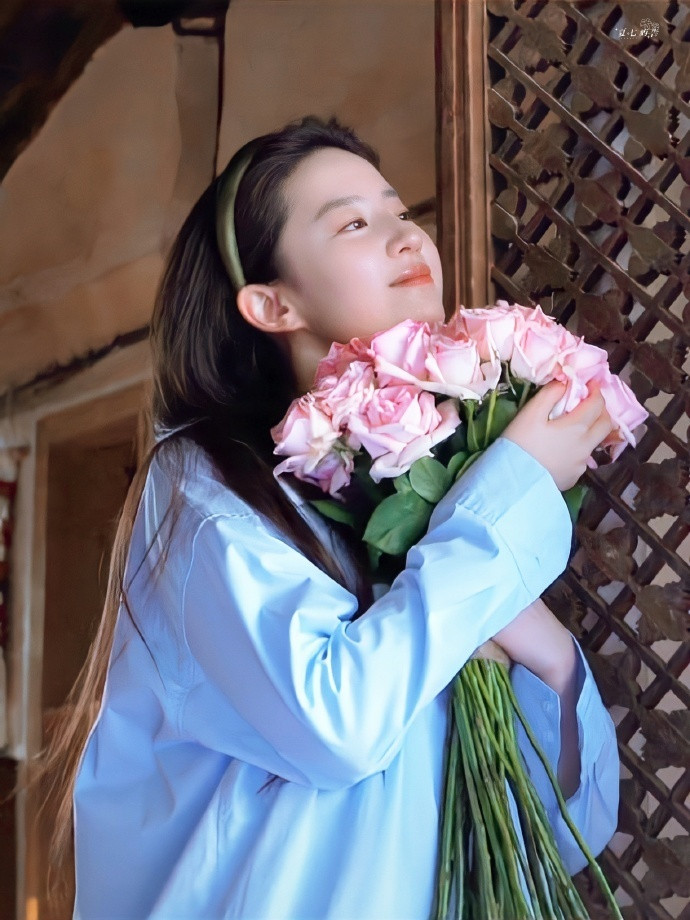 总感觉天仙拍了很多剧的样子，与其他演员动辄几十部相比，刘亦菲出道23年，实际上只