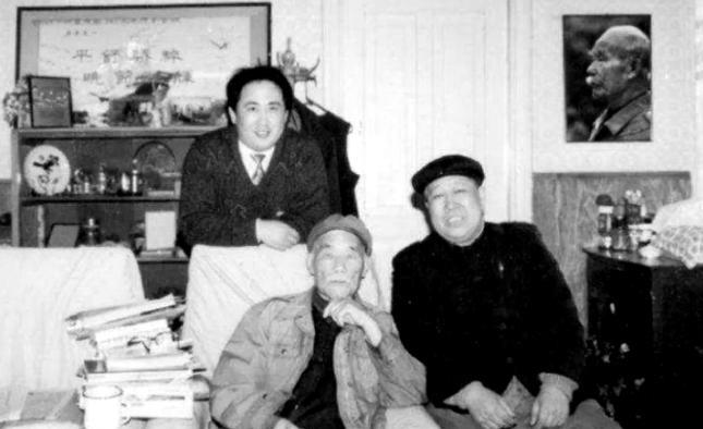 1978年，开国中将孙毅去理发，剪完后觉得头发还有点长，就让理发师再修一下，没想