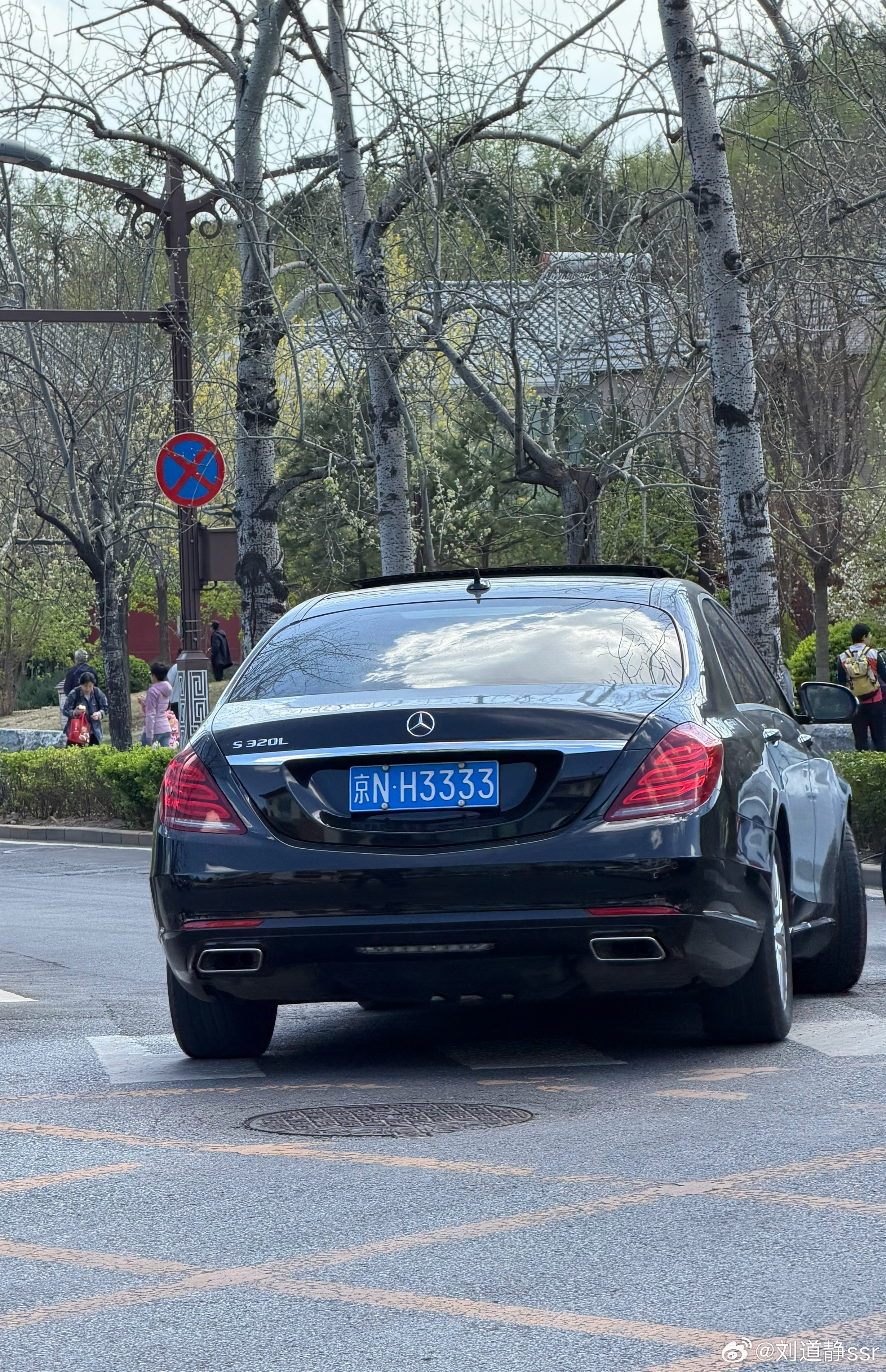 今天看到的～还得是S，这车牌号太好了🥹北京·八大处公园