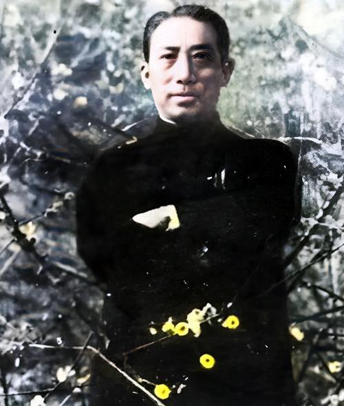 1998年，戴笠的四位孙子、孙女特意来到南京中山陵灵谷寺，想凭吊他们的爷爷。然而