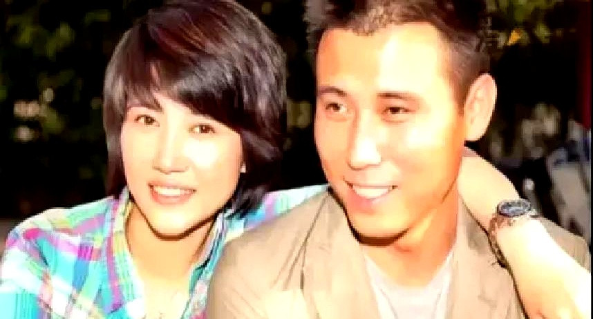2015年拍戏现场，李乃文按着颜丙燕狂亲了十多次，把女方逼得当场发火，质问他是不是平时也拿鼻子硬顶媳