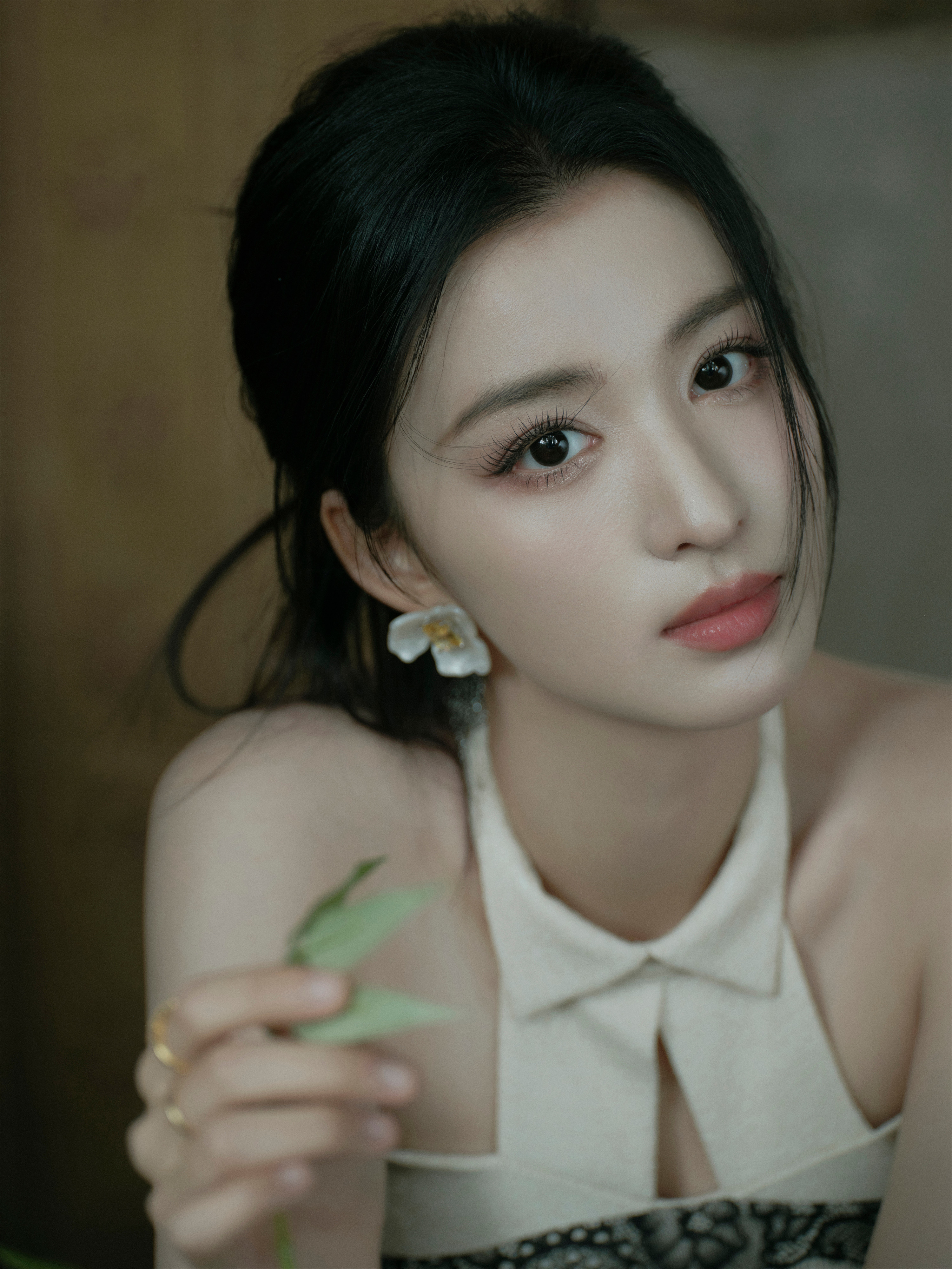 王楚然，米色裙装，满满的少女柔美气息​​​