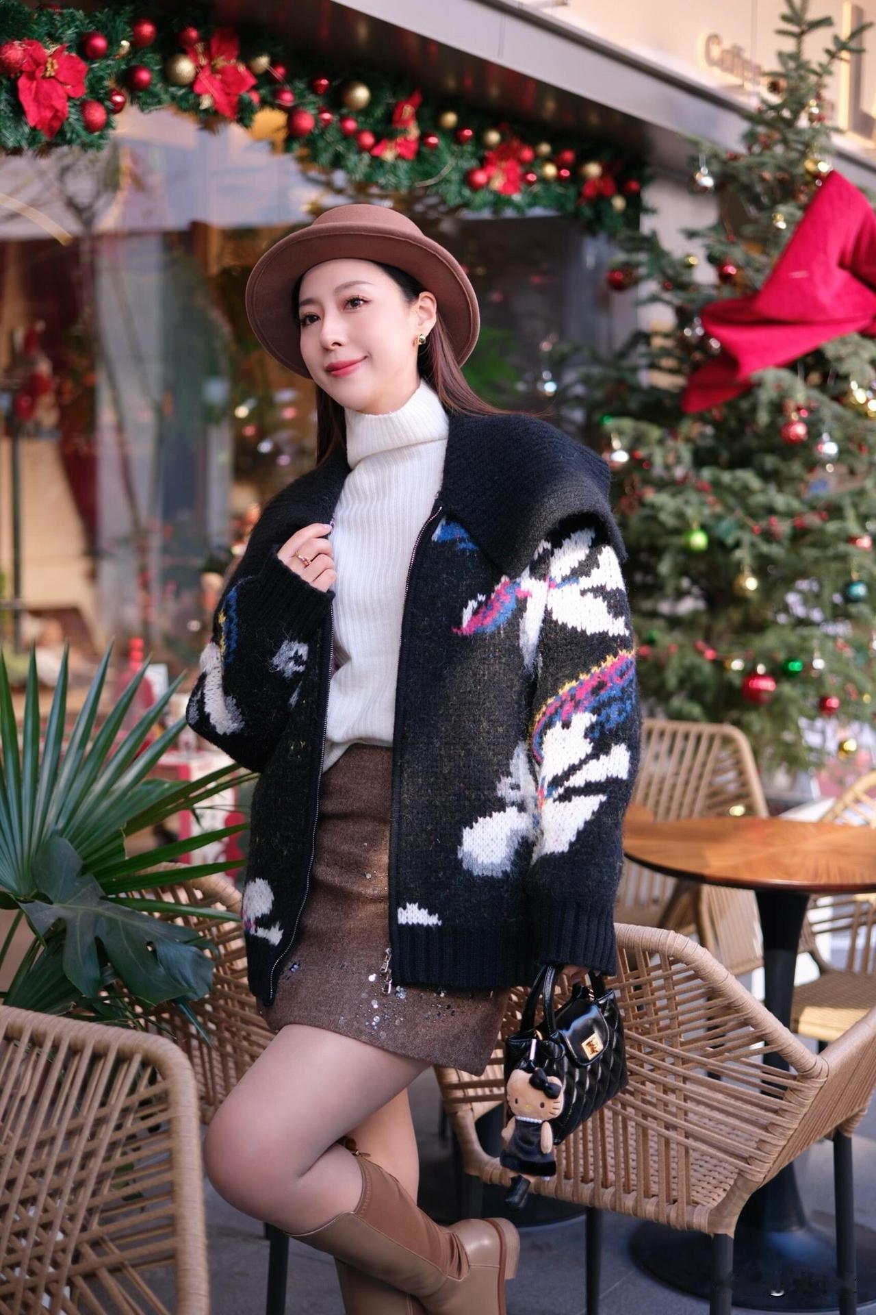 冬天❄️一件毛衣的快乐毛衣软糯裹住冬日的寒冷🥶黑色毛衣无需费力张扬恰到好