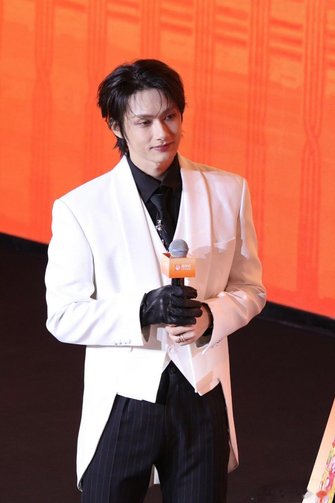 李现、文俊辉活动生图