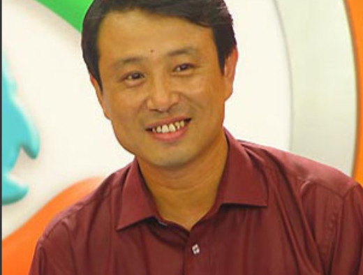 贾伦直播时被问侯耀华的事，回答得很微妙。网友问他侯耀华怎么成了大师兄，他直接推