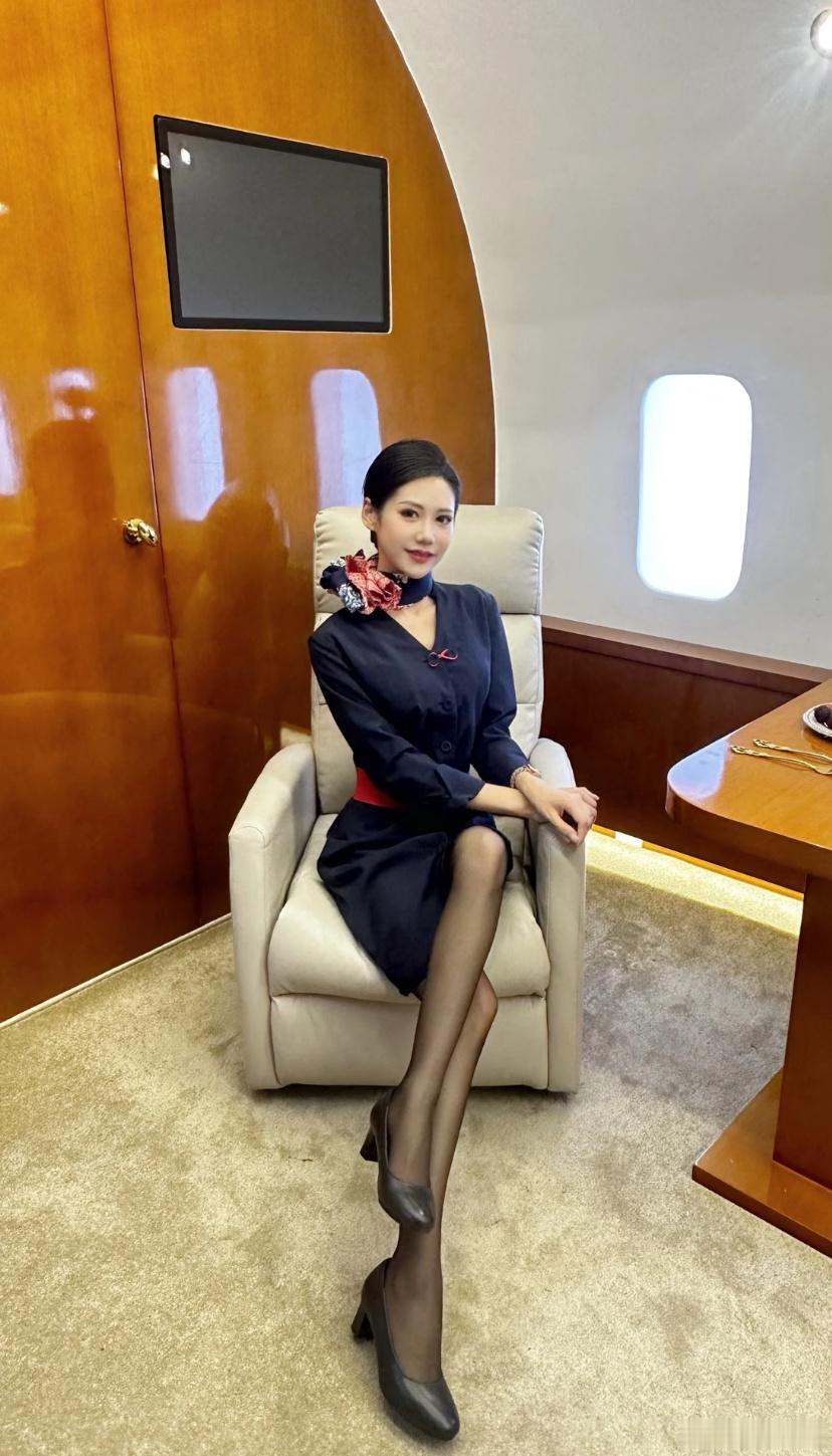 东航空姐的制服照，​​​