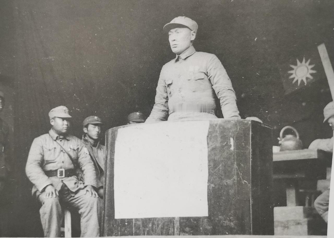 1945年党的七大在延安召开，中央领导人先后作报告，作报告的顺序是，毛主席，刘少
