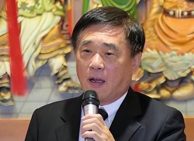 郝龙斌不装了，叫嚣参加九三阅兵就是“舔陆”！ 与此同时，郝龙斌还明确表示，他