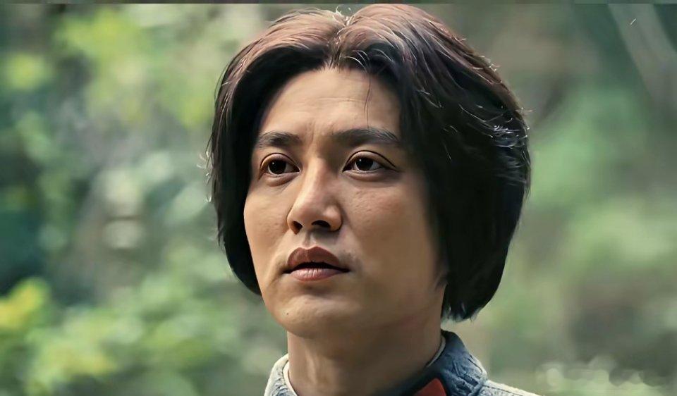 演“教员”的演员那么多，只有王仁君真正读懂了教员，怪不得人家能拿到飞天奖最优秀男