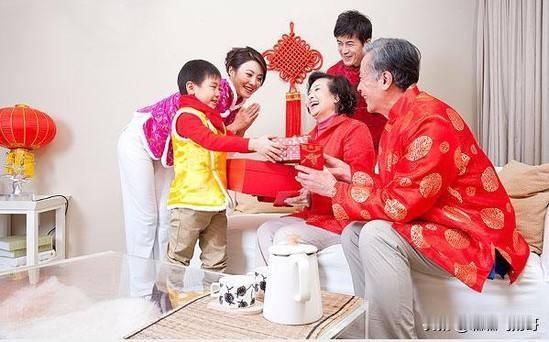 春节拜年送礼，难道一定要遵循照礼尚往来的规则吗？大年初三去大伯家拜年，我