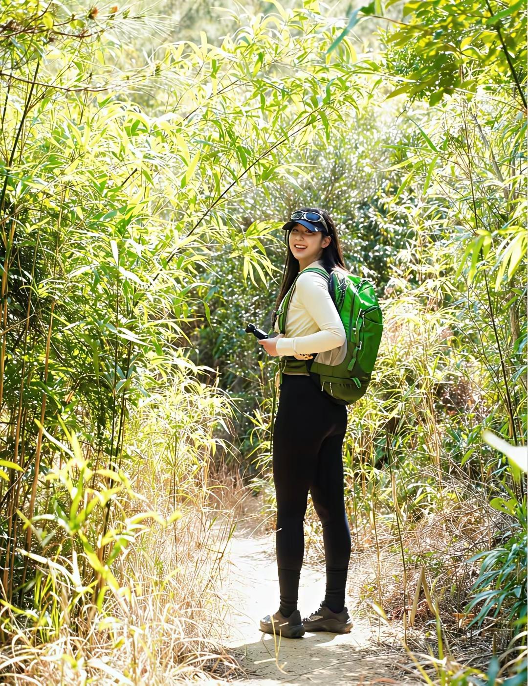 春日正好，野外徒步，身材真健美，阳光帅气，健美迷人徒步自然徒步风光自然宁静徒