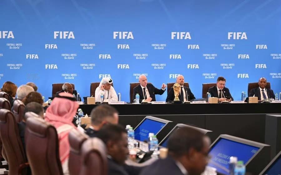 2026年世界杯，替补席上坐90分钟的球员，每天账户自动进账1万美元。国际足联